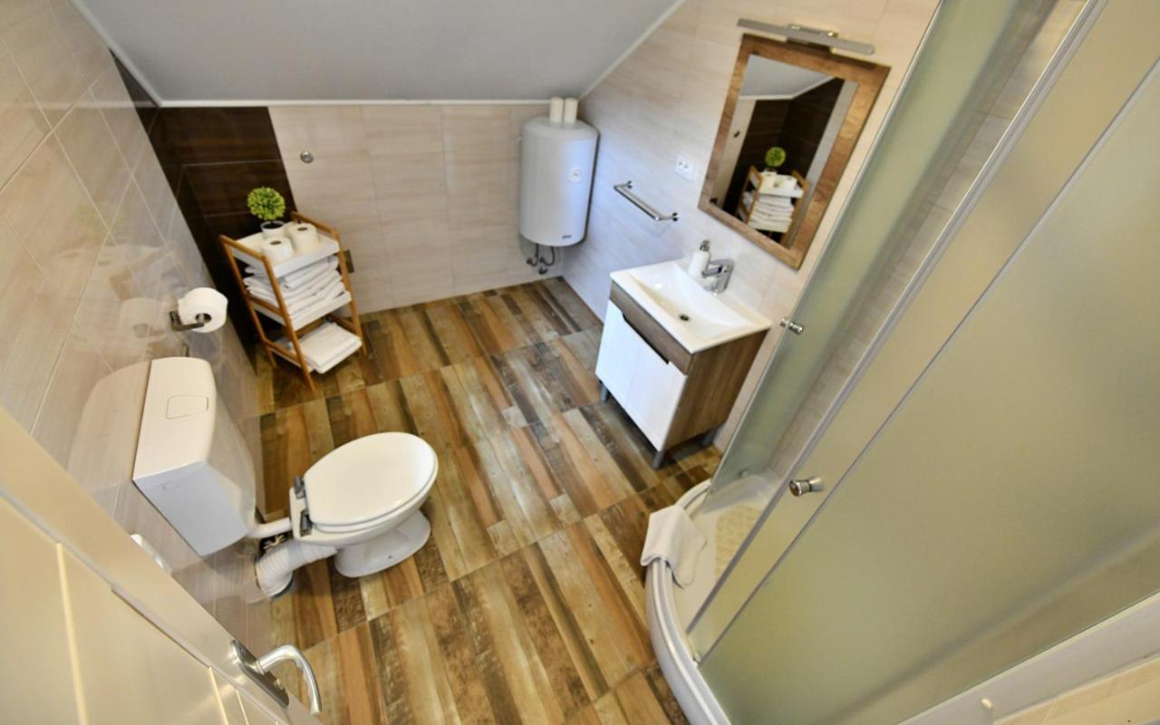 Apartman Doris Rakovica Exterior foto